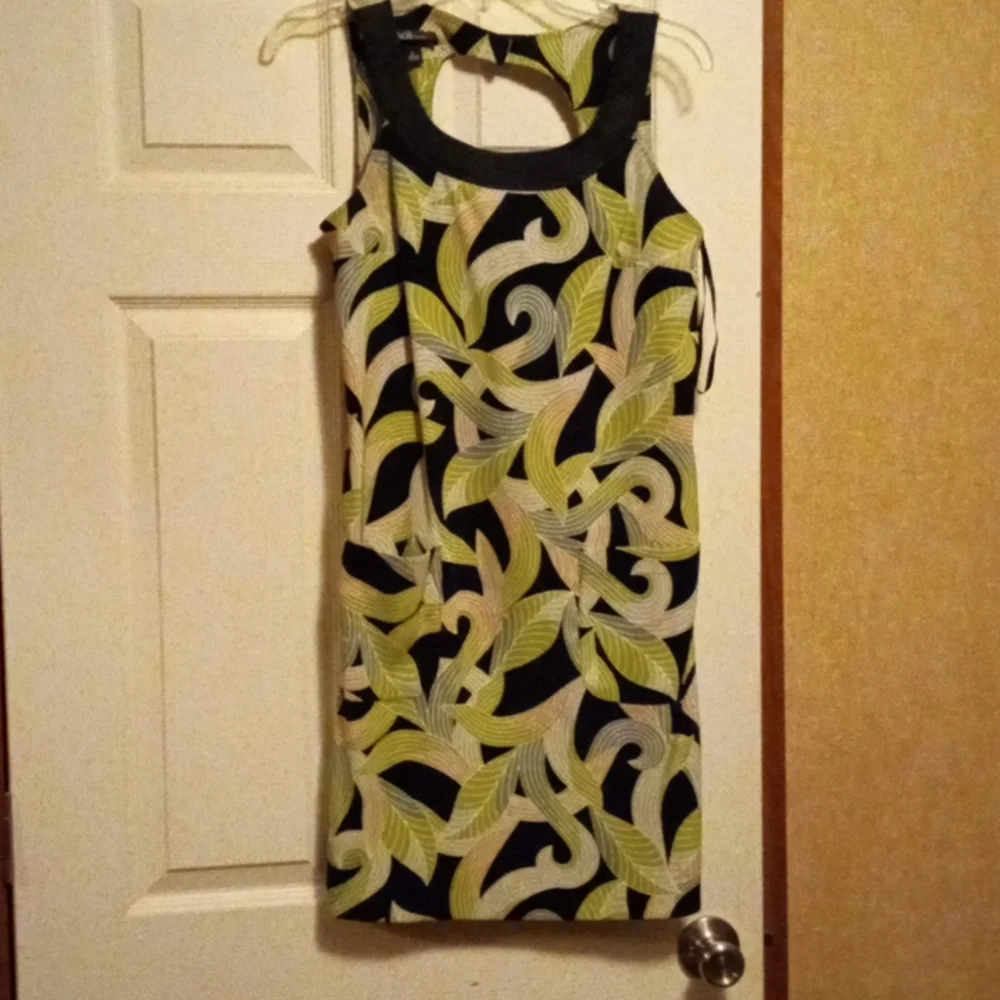 Dress - Picture 1 of 3